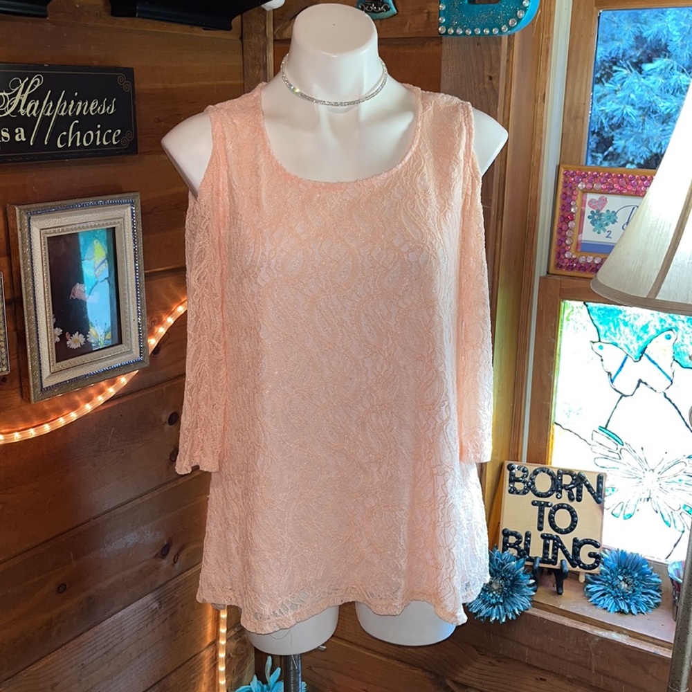 Elle Mode Pink lace cold shoulder NWT top